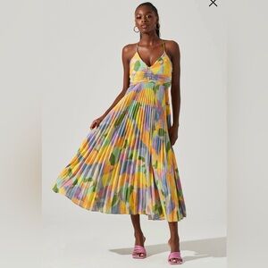 ASTR the Label Blythe Floral Midi Dress; Color: yellow/lilac abstract; Size: M